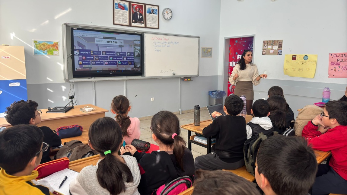‘FROM IDIOMS TO RHTYHM’  adlı ETwinning Projemiz